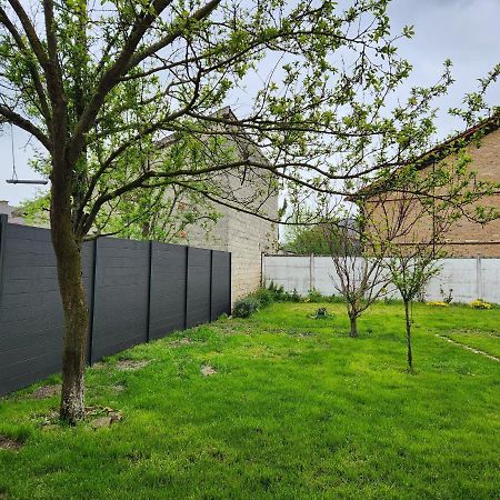 Studio, Pas De Collocation Possible Warmeriville Bagian luar foto