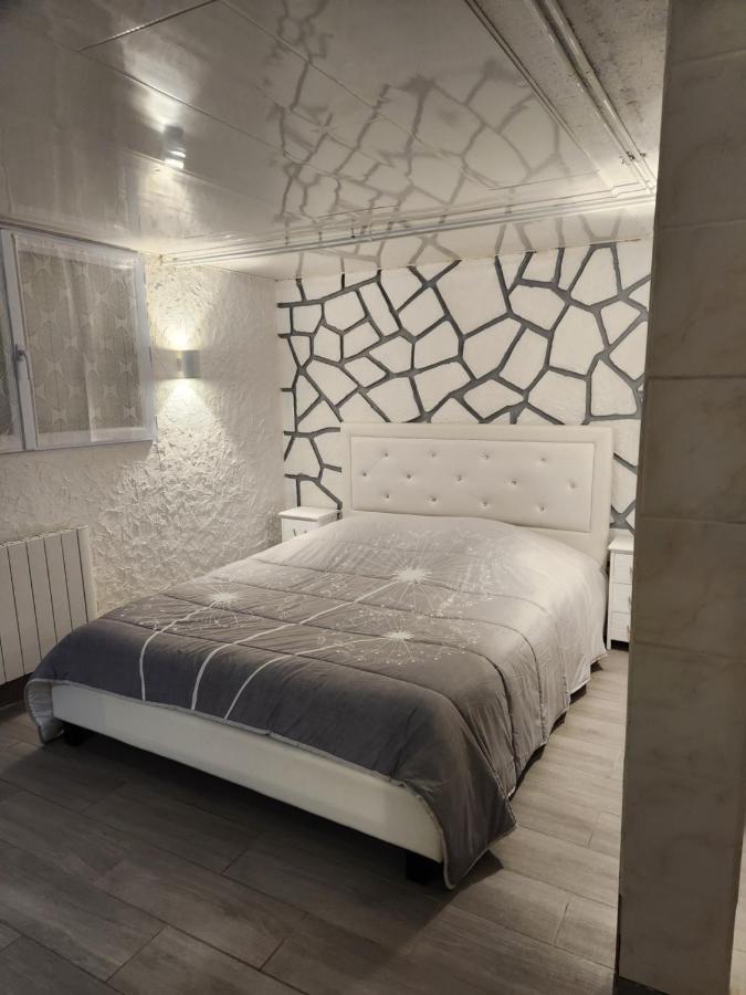 Studio, Pas De Collocation Possible Warmeriville Bagian luar foto