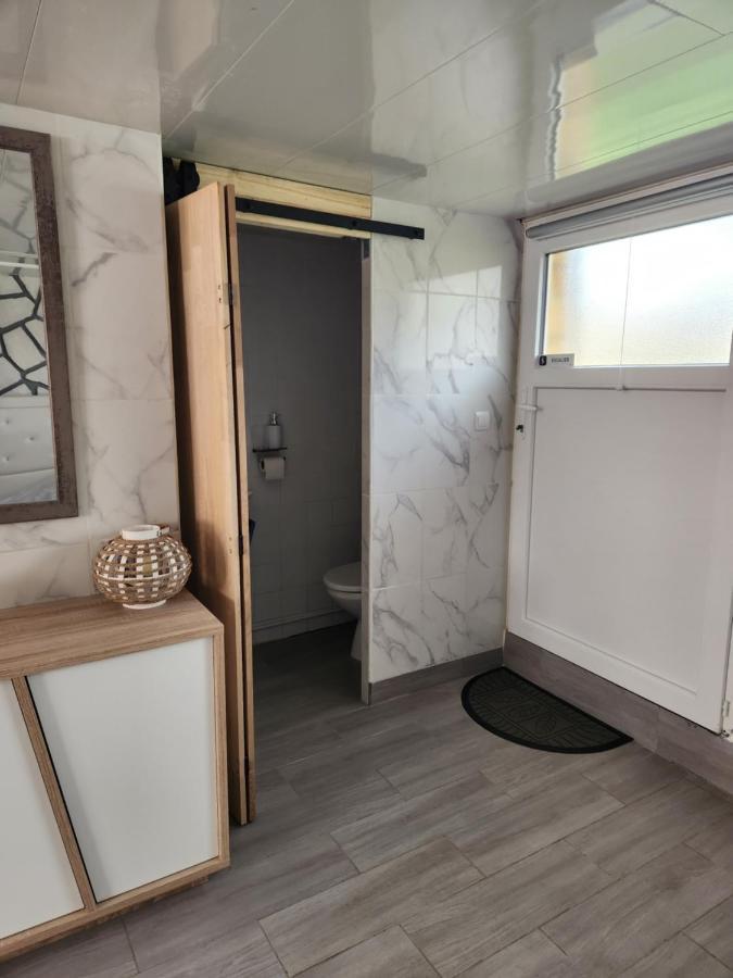 Studio, Pas De Collocation Possible Warmeriville Bagian luar foto