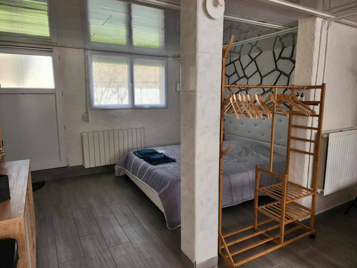Studio, Pas De Collocation Possible Warmeriville Bagian luar foto