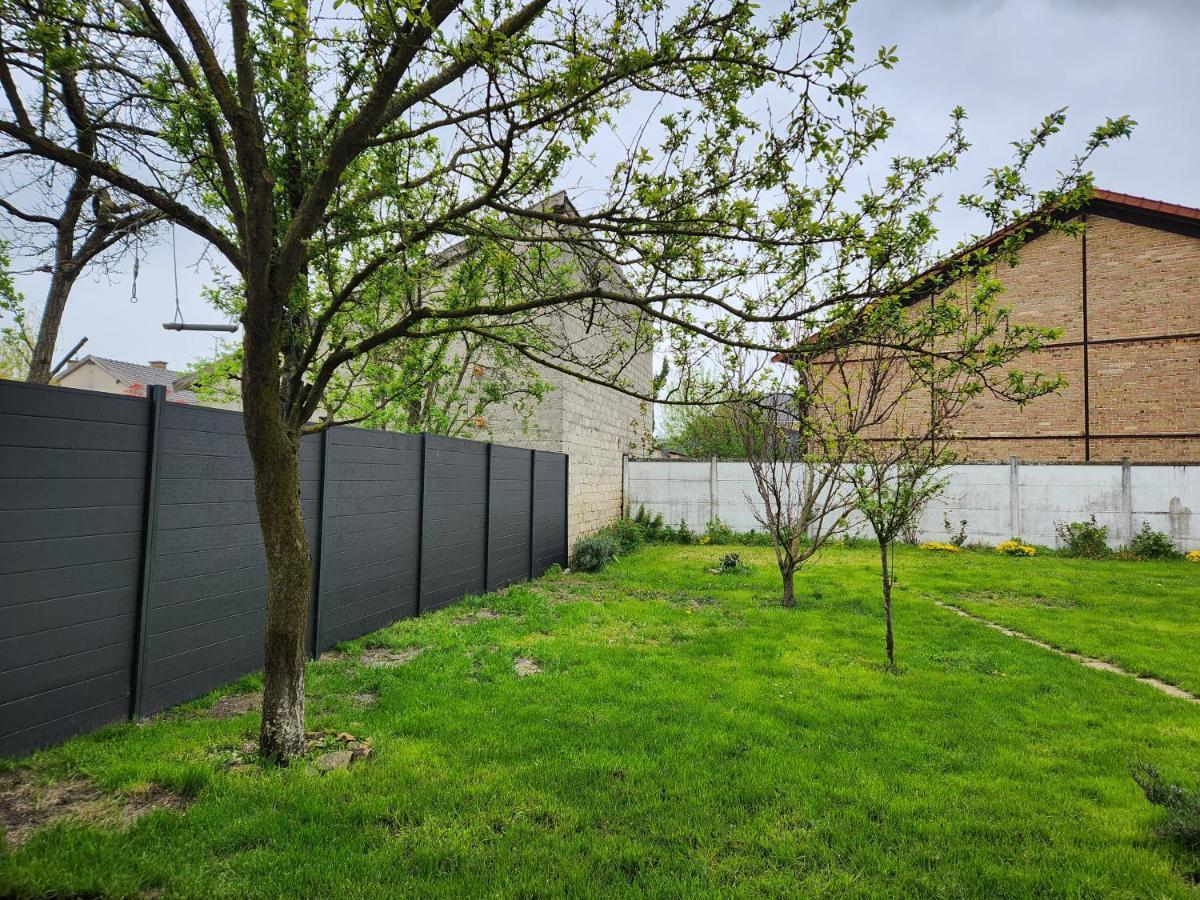 Studio, Pas De Collocation Possible Warmeriville Bagian luar foto